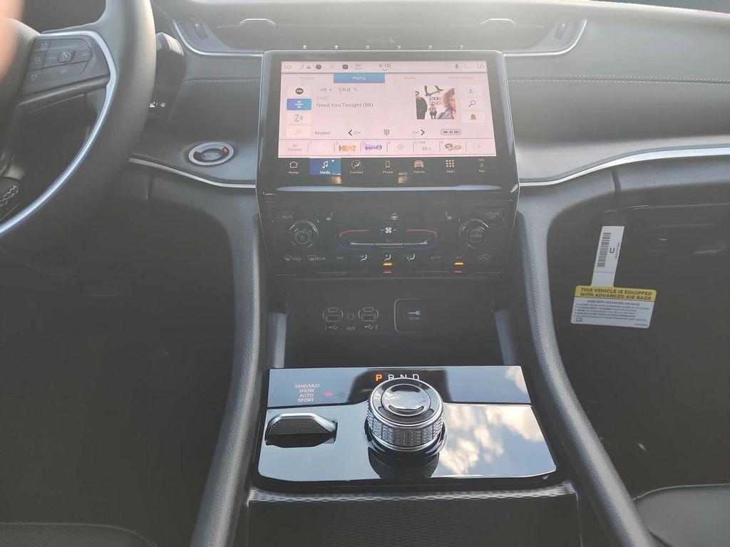 new 2025 Jeep Grand Cherokee car, priced at $50,010