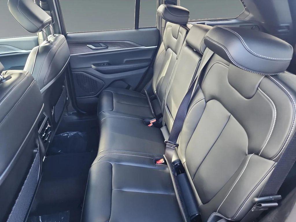 new 2025 Jeep Grand Cherokee car, priced at $50,010