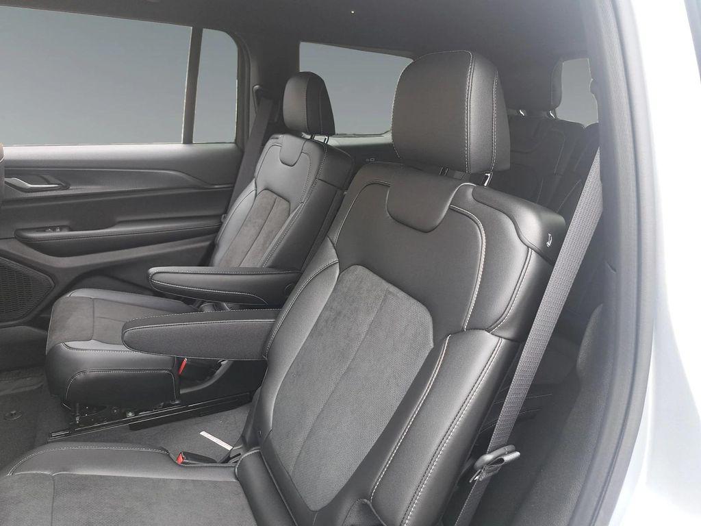 new 2025 Jeep Grand Cherokee L car, priced at $48,230