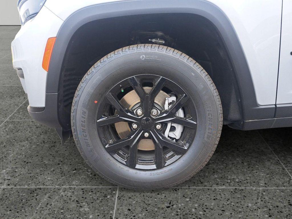 new 2025 Jeep Grand Cherokee L car, priced at $48,230