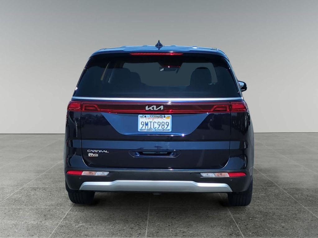 used 2024 Kia Carnival car
