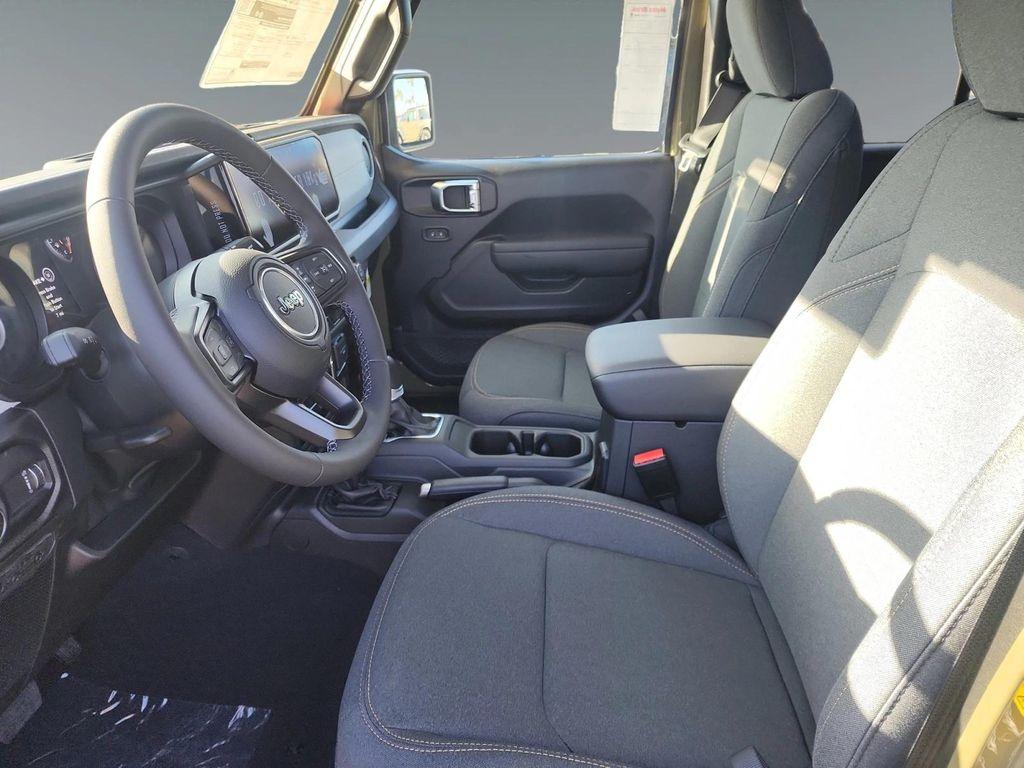 new 2025 Jeep Gladiator car, priced at $48,335