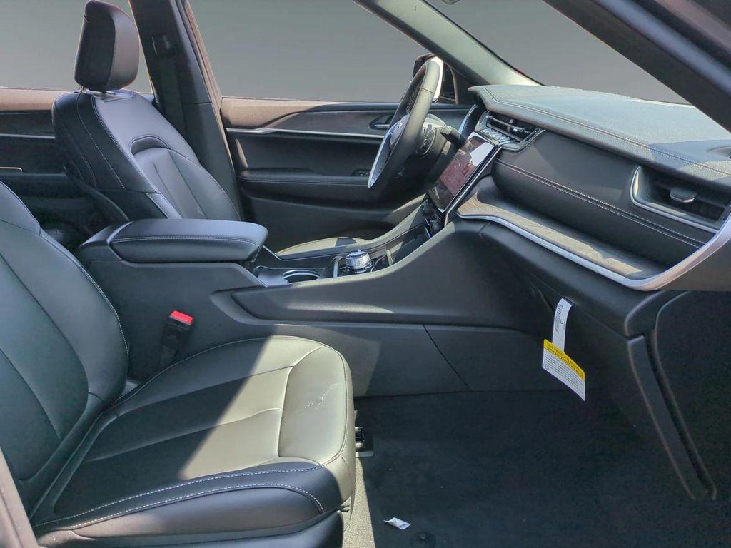 new 2025 Jeep Grand Cherokee L car, priced at $49,495