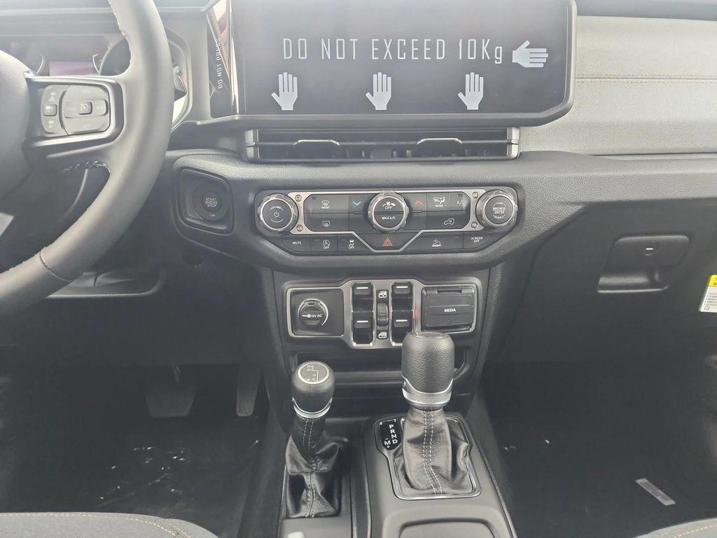 new 2025 Jeep Gladiator car, priced at $48,235