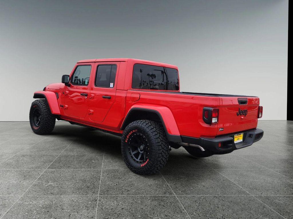 new 2025 Jeep Gladiator car, priced at $48,235