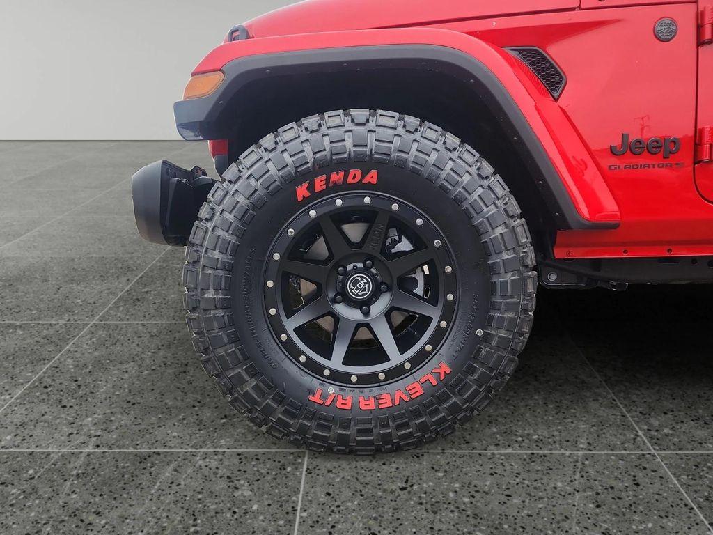 new 2025 Jeep Gladiator car, priced at $48,235