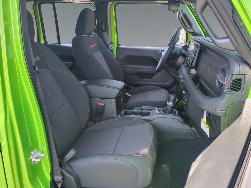 new 2025 Jeep Gladiator car, priced at $58,075