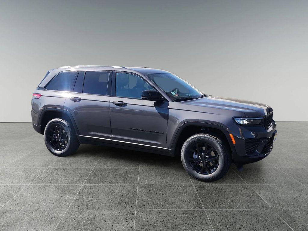 new 2025 Jeep Grand Cherokee car, priced at $44,730