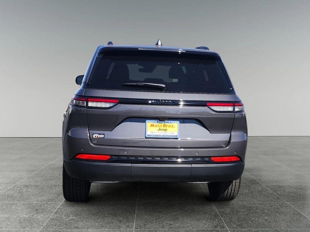 new 2025 Jeep Grand Cherokee car, priced at $44,730