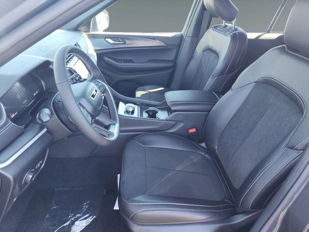 new 2025 Jeep Grand Cherokee car, priced at $44,730