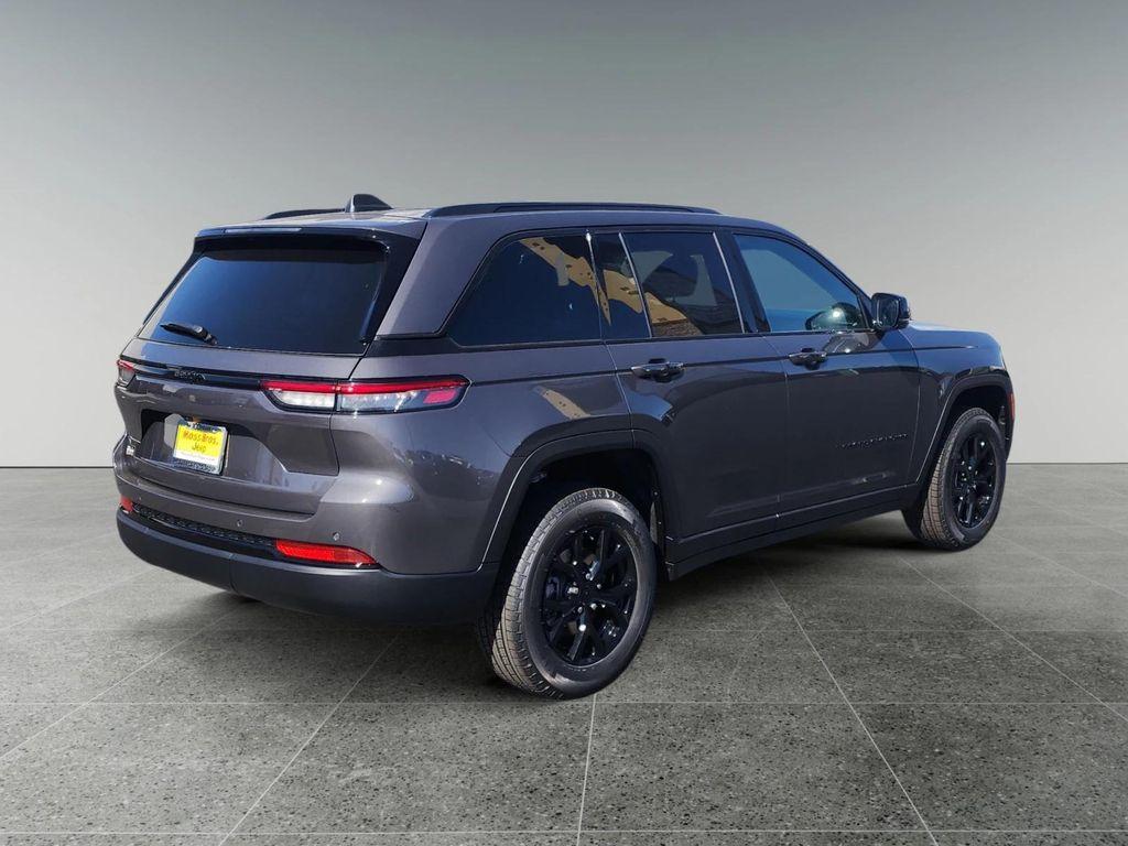 new 2025 Jeep Grand Cherokee car, priced at $44,730