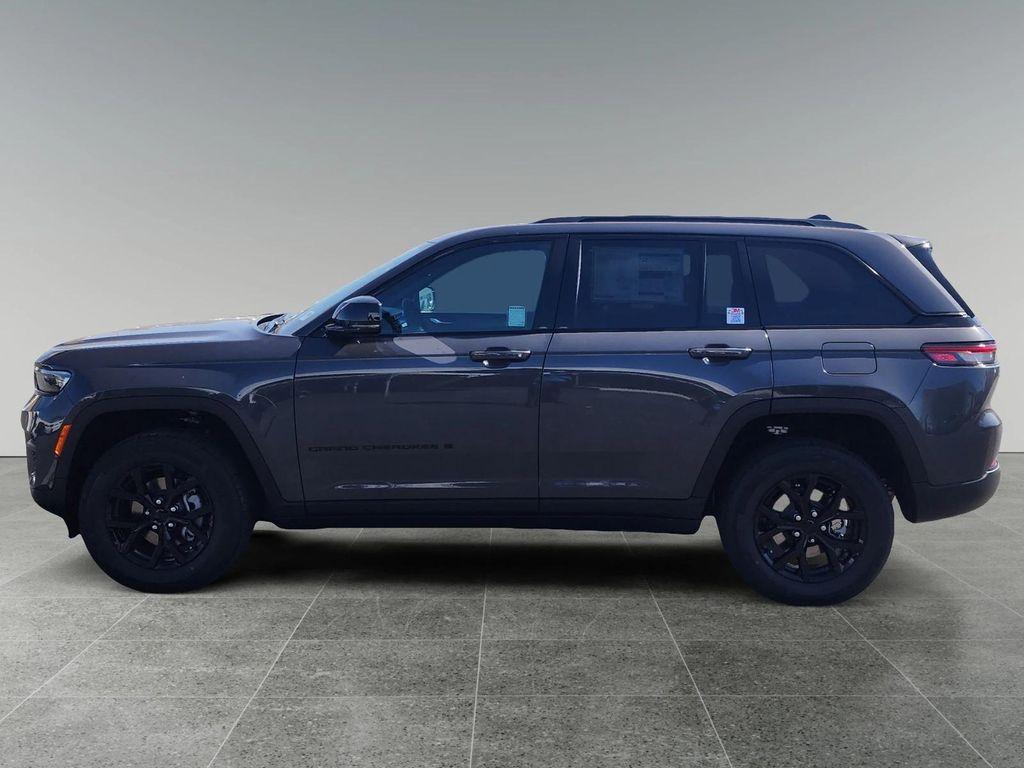 new 2025 Jeep Grand Cherokee car, priced at $44,730