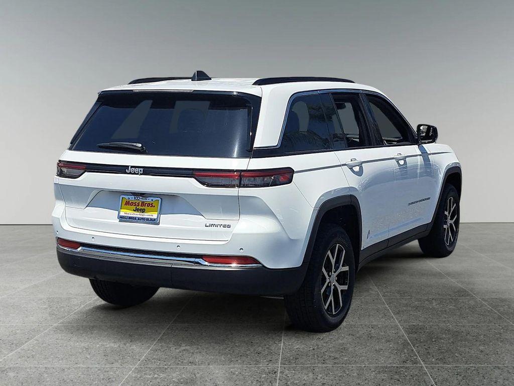 new 2025 Jeep Grand Cherokee car, priced at $44,700