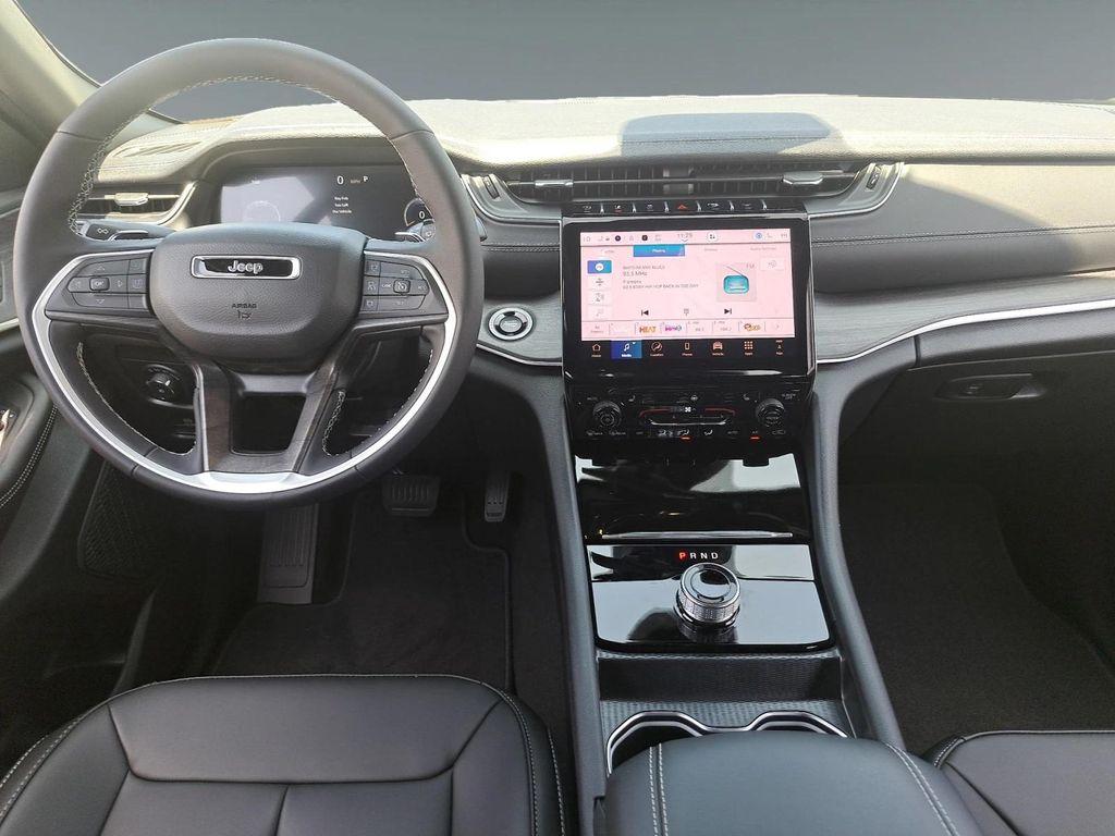 new 2025 Jeep Grand Cherokee car, priced at $44,700
