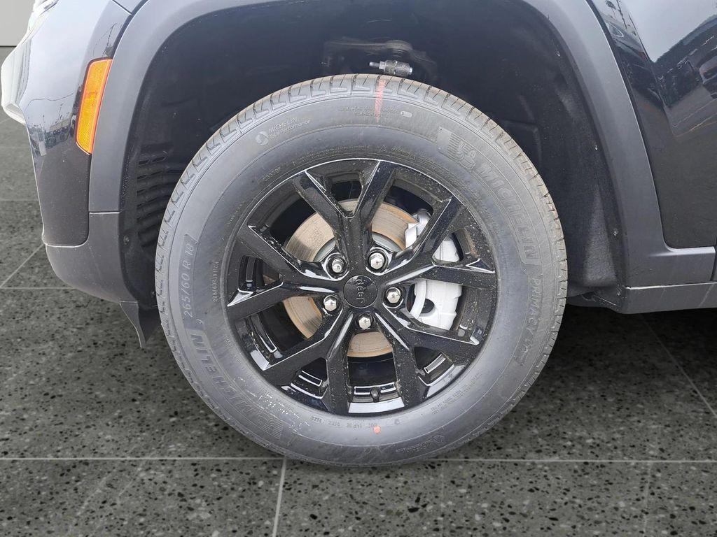 new 2025 Jeep Grand Cherokee car, priced at $45,295