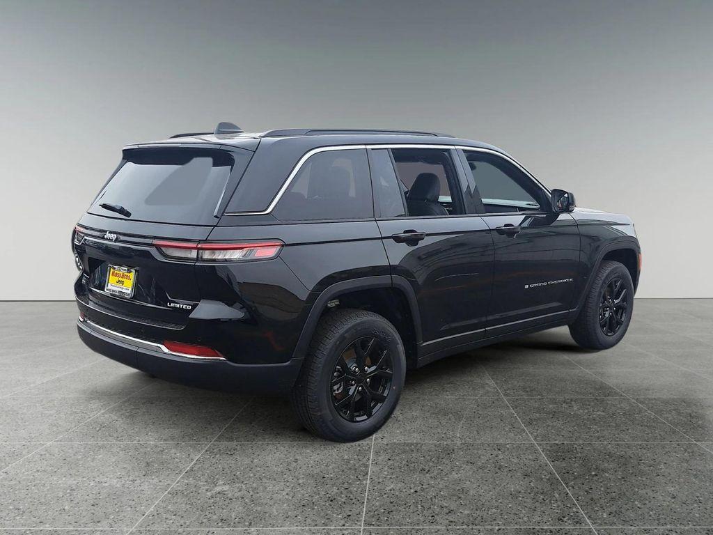 new 2025 Jeep Grand Cherokee car, priced at $45,295