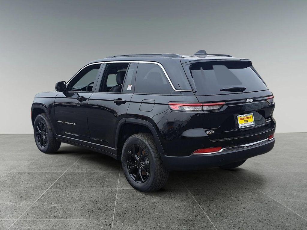new 2025 Jeep Grand Cherokee car, priced at $45,295