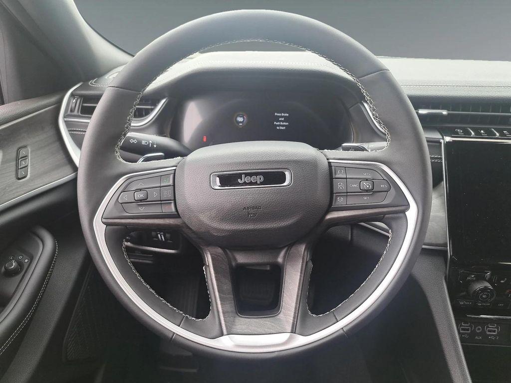 new 2025 Jeep Grand Cherokee car, priced at $45,295