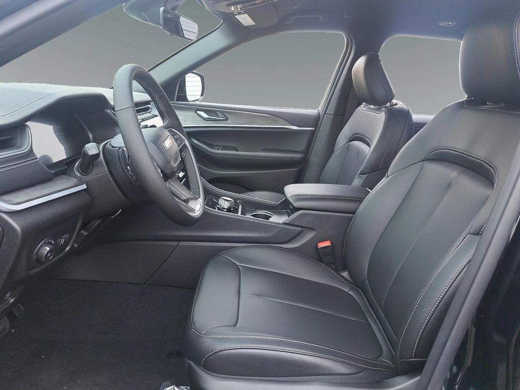 new 2025 Jeep Grand Cherokee car, priced at $45,295