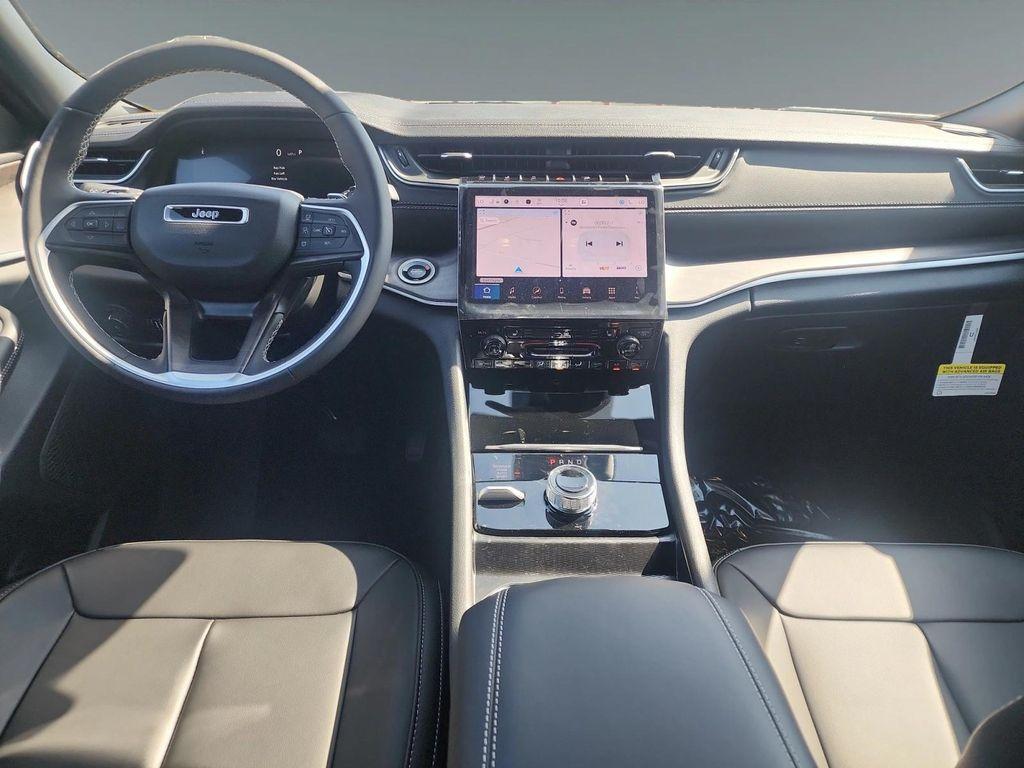 new 2025 Jeep Grand Cherokee car, priced at $51,215