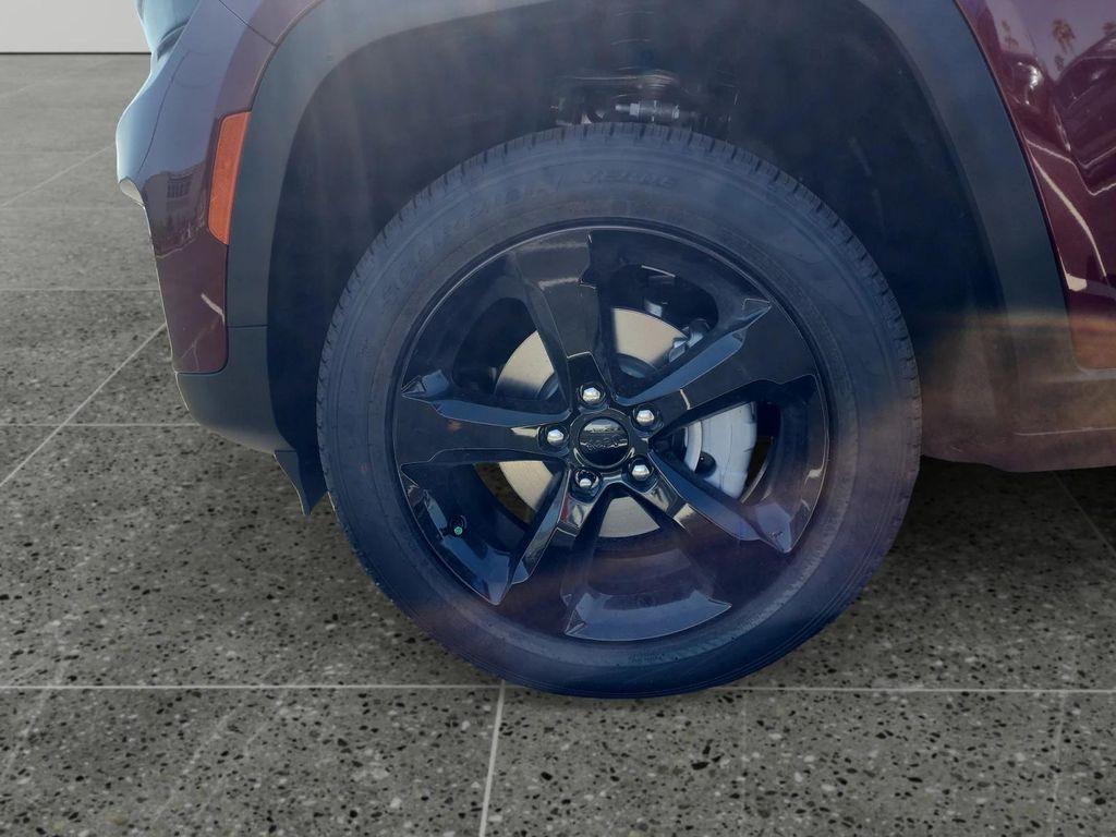 new 2025 Jeep Grand Cherokee car, priced at $51,215