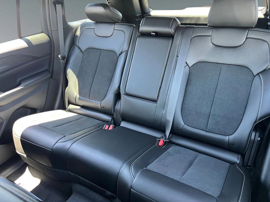 new 2025 Jeep Grand Cherokee car, priced at $48,175