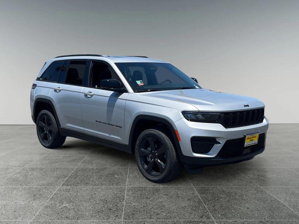 new 2025 Jeep Grand Cherokee car, priced at $48,175