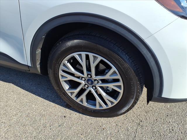 used 2022 Ford Escape car, priced at $24,980