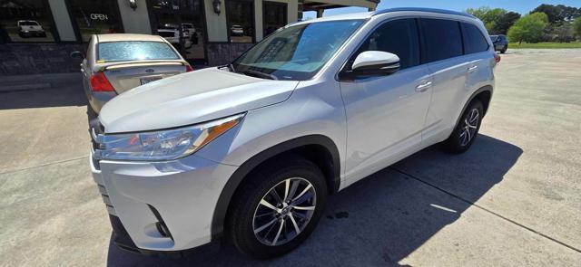 used 2017 Toyota Highlander car, priced at $15,950