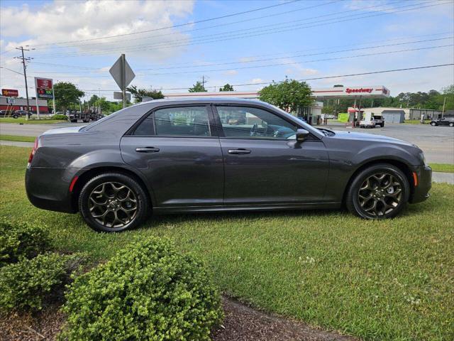 used 2016 Chrysler 300 car