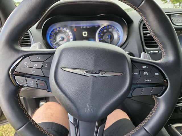 used 2016 Chrysler 300 car