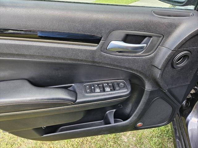 used 2016 Chrysler 300 car