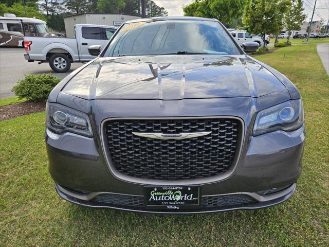 used 2016 Chrysler 300 car