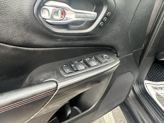 used 2015 Jeep Cherokee car, priced at $12,995