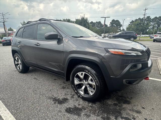 used 2015 Jeep Cherokee car, priced at $12,995
