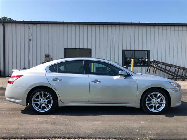 used 2010 Nissan Maxima car