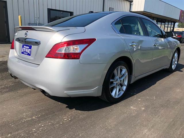 used 2010 Nissan Maxima car