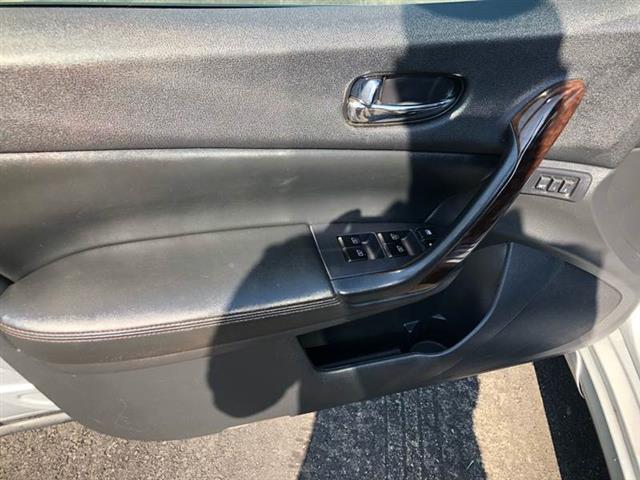 used 2010 Nissan Maxima car