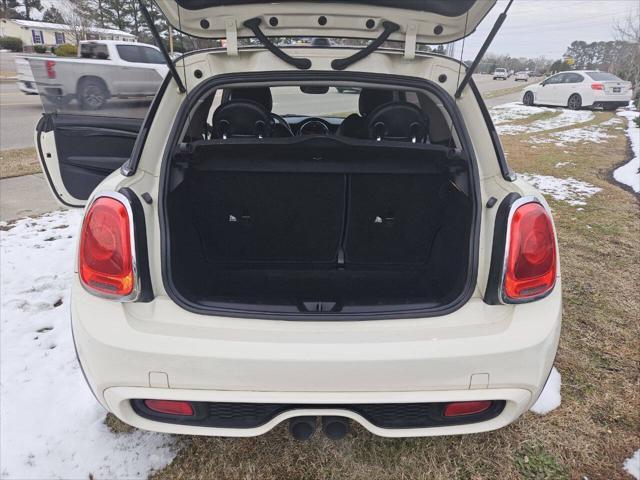 used 2015 MINI Hardtop car, priced at $9,222