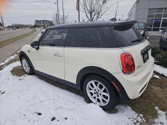 used 2015 MINI Hardtop car, priced at $9,222