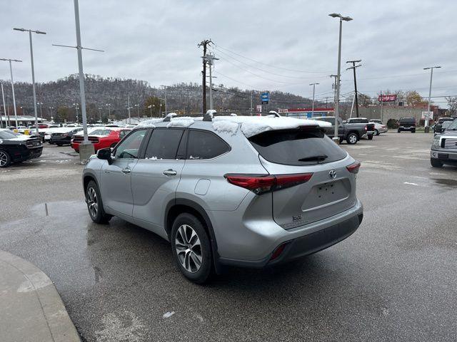 used 2020 Toyota Highlander Hybrid car, priced at $28,610