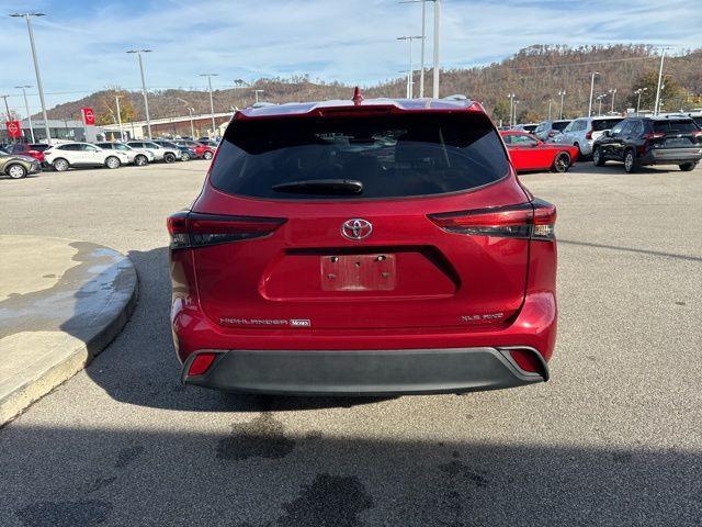 used 2022 Toyota Highlander car, priced at $35,993