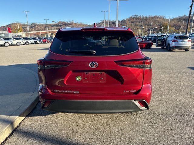 used 2023 Toyota Highlander car, priced at $41,974