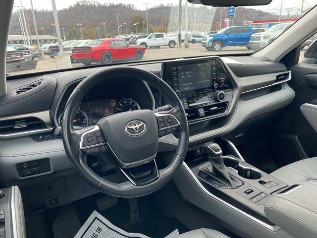 used 2021 Toyota Highlander car, priced at $32,949