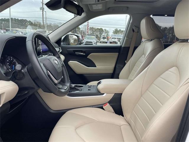 used 2024 Toyota Highlander Hybrid car, priced at $46,701