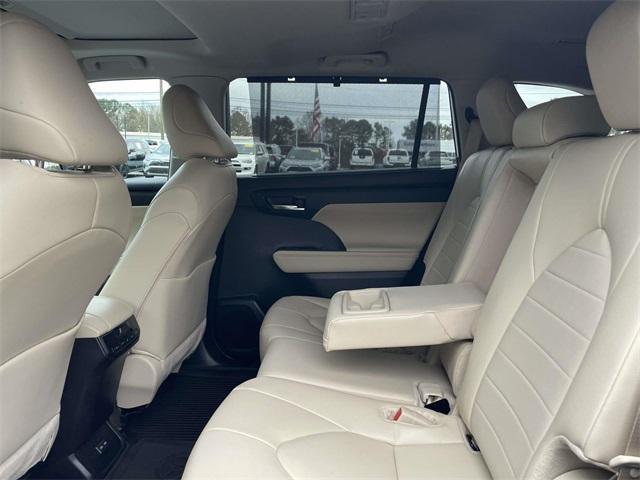 used 2024 Toyota Highlander Hybrid car, priced at $46,701