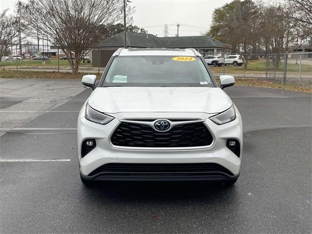 used 2024 Toyota Highlander Hybrid car, priced at $46,701
