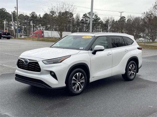 used 2024 Toyota Highlander Hybrid car, priced at $46,701