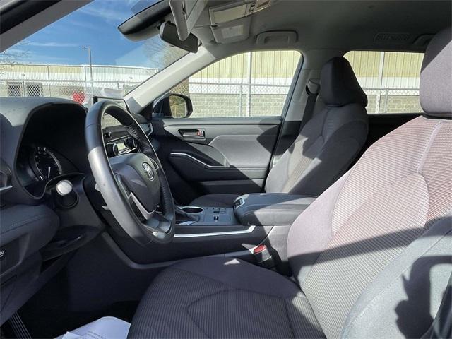 used 2024 Toyota Highlander car, priced at $37,499