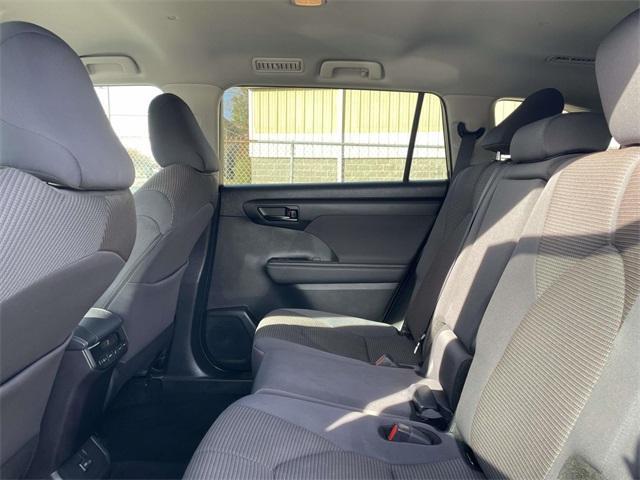 used 2024 Toyota Highlander car, priced at $37,499